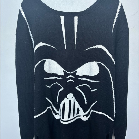 Women’s Darth Vader Star Wars Sweater - Picture 4 of 7